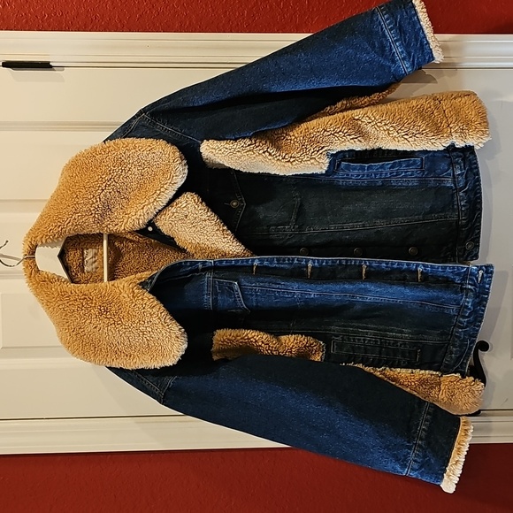 FREE PEOPLE Holly Cozy Denim Jacket sz M Women's Faux Shearling Fur Jean - Picture 4 of 10